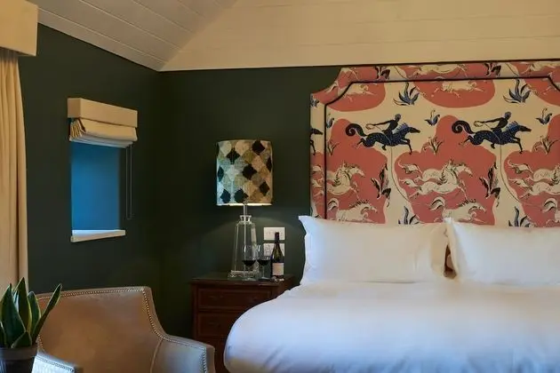 Deluxe King or Twin Room