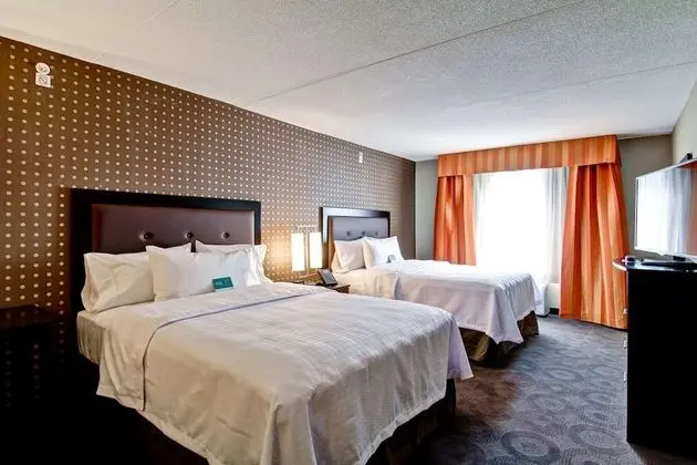 2 Queens 1 King Two Bedroom Two Bathroom Suite