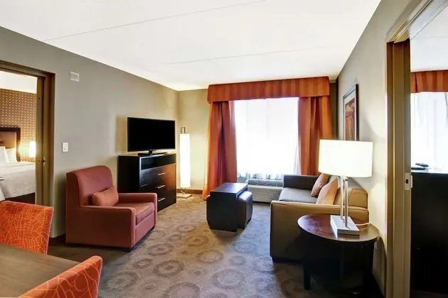 2 Queens 1 King Two Bedroom Two Bathroom Suite