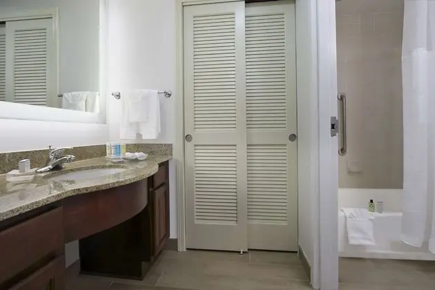One Bedroom Suite, 1 King bed