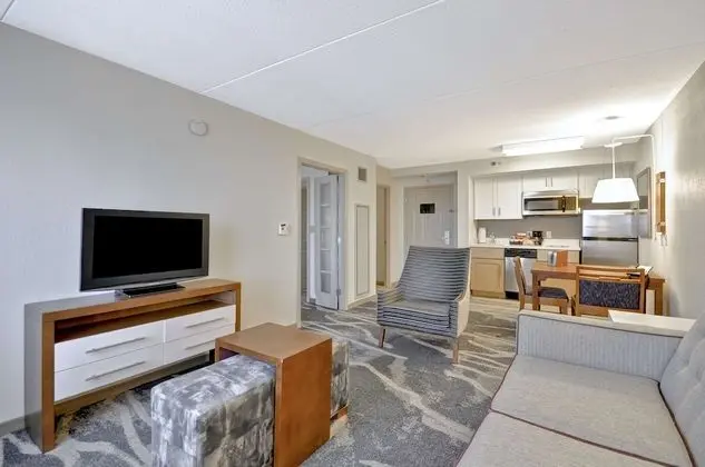 Süit (2 Double Beds and Sofabed)