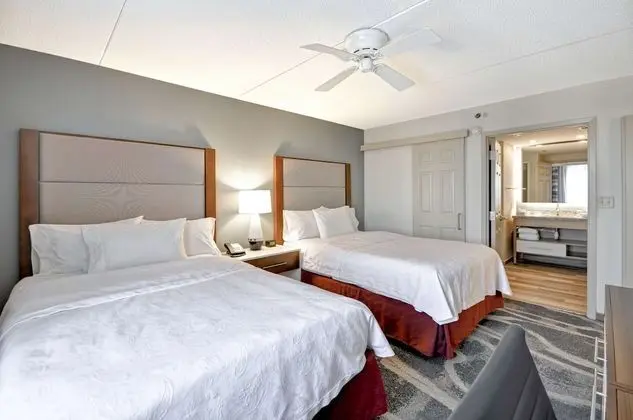 Süit (2 Double Beds and Sofabed)