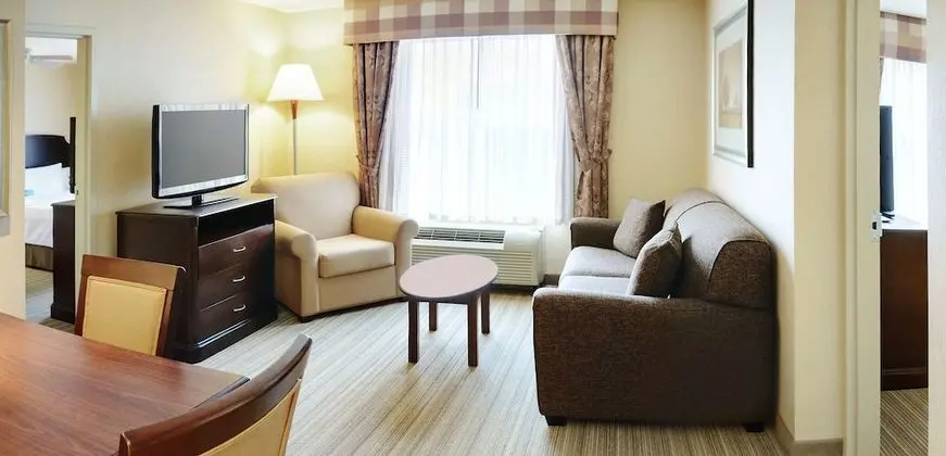 Süit, 2 Yatak Odası, Sigara İçilebilir (1 King Bed, 2 Double Beds and Sofabed)