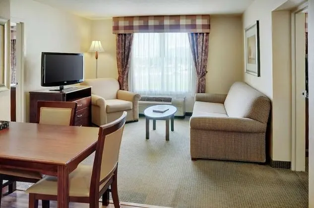 Süit, 2 Yatak Odası, Sigara İçilebilir (1 King Bed, 2 Double Beds and Sofabed)