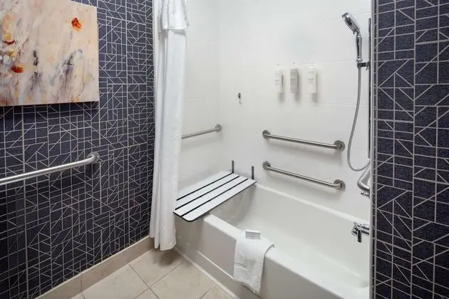 Süit, 1 En Büyük (King) Boy Yatak ve Çekyat, Engellilere Uygun, Sigara İçilmez