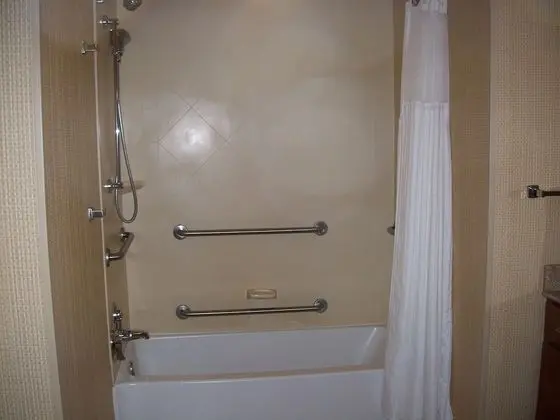 Süit, 1 En Büyük (King) Boy Yatak, Engellilere Uygun, Küvet