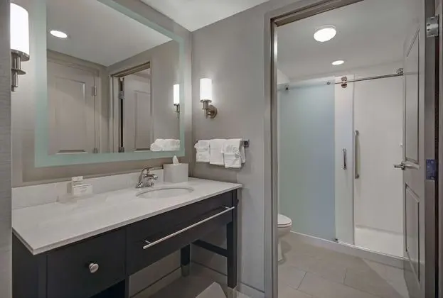 Süit, 2 Yatak Odası (1 King Bed, 2 Queen Beds)
