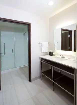 King, Stüdyo