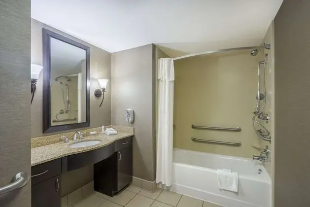 Stüdyo, 1 En Büyük (King) Boy Yatak, Engellilere Uygun, Küvet