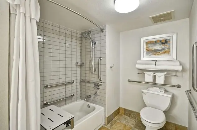 Süit, 2 Çift Kişilik Yatak, Engellilere Uygun, Sigara İçilmez (Mobility & Hearing, Roll-In Shower)