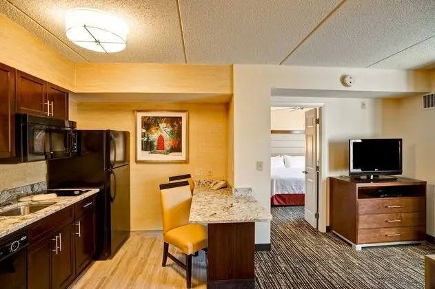 Premium Süit, Sigara İçilmez (2 Queen Beds and Sofabed)