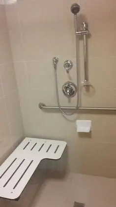 Stüdyo, 1 En Büyük (King) Boy Yatak, Engellilere Uygun (Mobility & Hearing, Roll-in Shower)