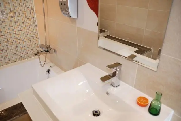Standard Tek Büyük Yataklı Oda (No Window)