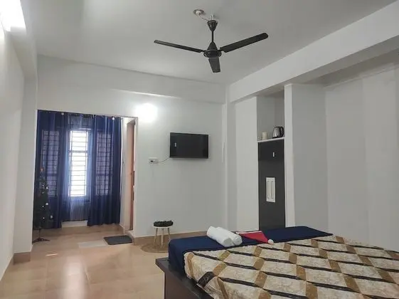 Standard Tek Büyük Yataklı Oda