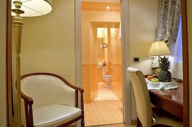 Classic Tek Büyük Yataklı Oda