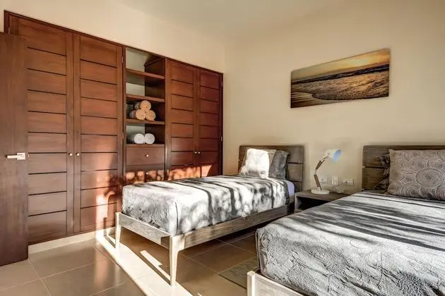 Apart Daire, 2 Yatak Odası, Havuz Manzaralı