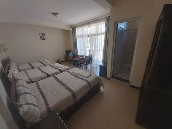 Üç Kişilik Oda