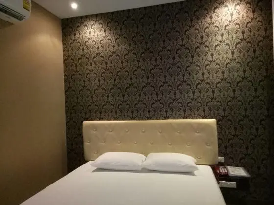 VIP Room with Jacuzzi