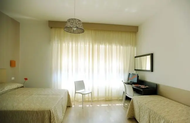 Üç Kişilik Oda