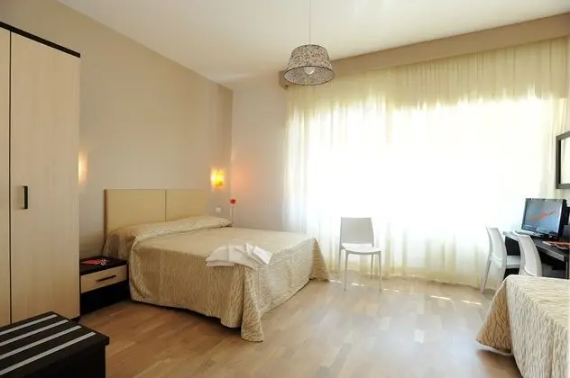 Üç Kişilik Oda