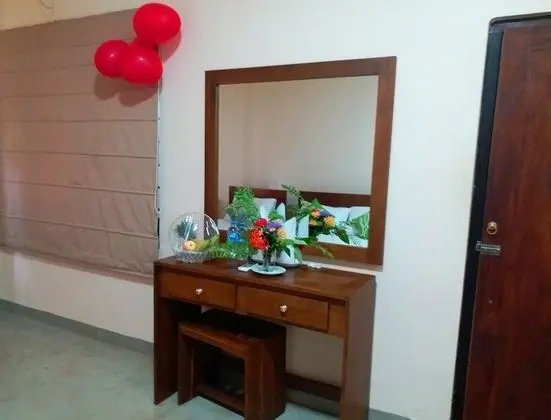Deluxe Üç Kişilik Oda, Birden Çok Yatak, Sigara İçilmez, Bahçe Manzaralı