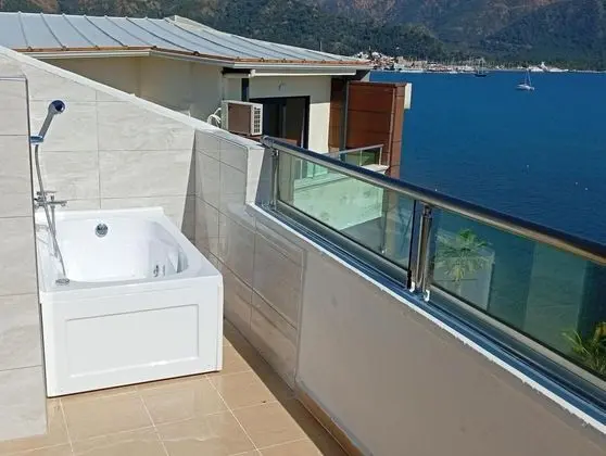 Jakuzili Suit Oda, Deniz Manzaralı, Teraslı