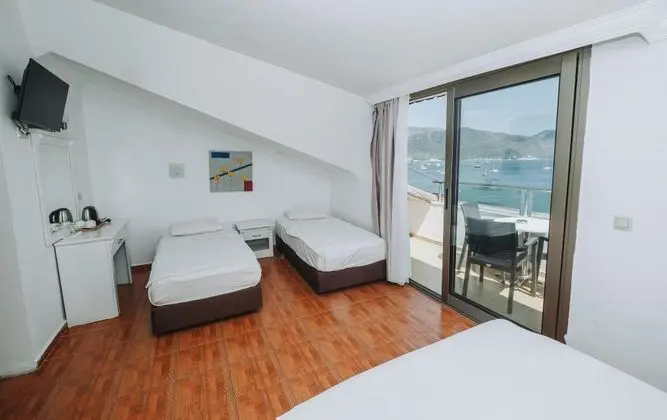Jakuzili Suit Oda, Deniz Manzaralı, Teraslı