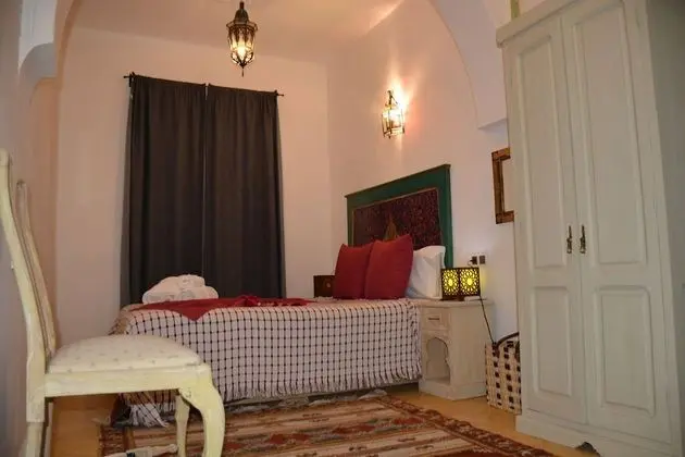 City Tek Büyük Yataklı Oda