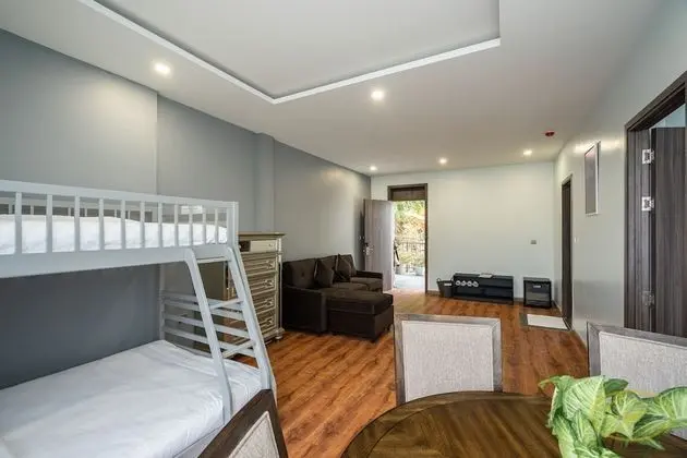 Stüdyo, Balkon, Bahçe Manzaralı (Studio Suite Super King and Bunk Bed)