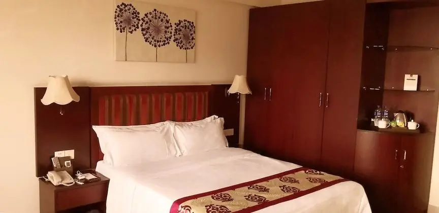 Deluxe Tek Büyük Yataklı Oda