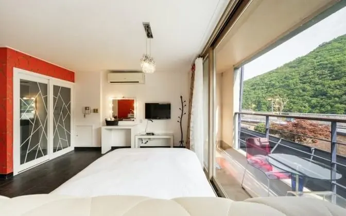 Oda (Sunshine (Spa))