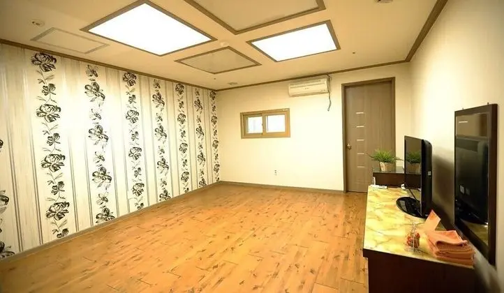 Standard Stüdyo (Ondol Room)