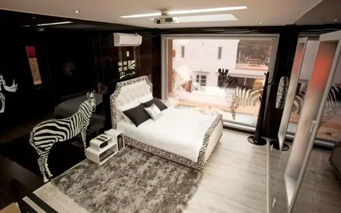 Oda (With You Room 5)