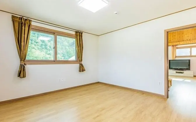 Oda (Oz Unshared House (Mountain View Dupl)