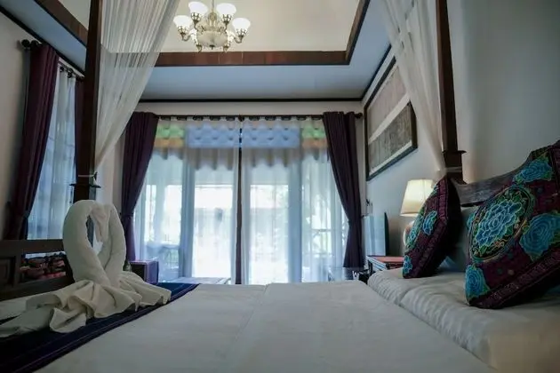 Luxury Tek Büyük Yataklı Oda, 1 En Büyük (King) Boy Yatak, Küvet, Havuz Manzaralı