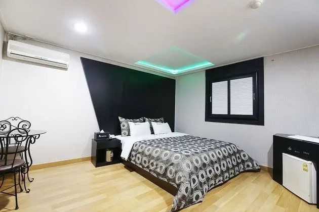 Oda (Standard Room BLACK)