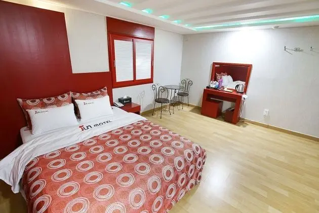 Oda (Suite room RED)