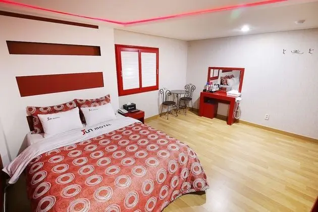 Oda (Suite room RED)
