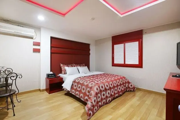 Oda (Suite room RED)