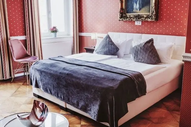 Comfort Büyük Yataklı Tek Kişilik Oda