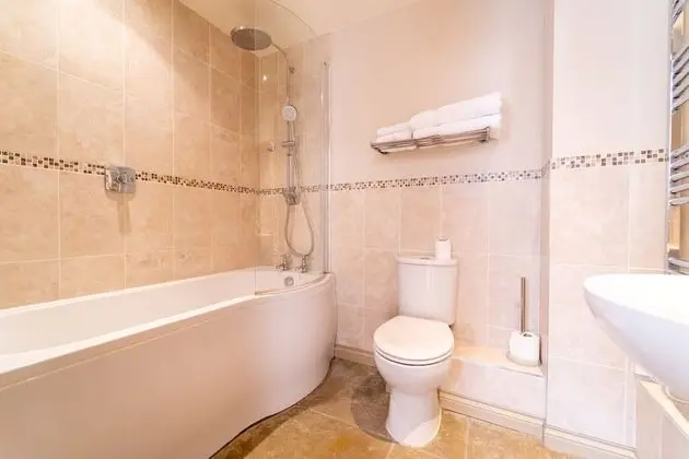 Deluxe Tek Büyük veya İki Ayrı Yataklı Oda, Engellilere Uygun, Banyolu/Duşlu