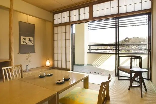 Traditional Oda, Sigara İçilmez, Nehir Manzaralı (Standard Japanese Style Room)