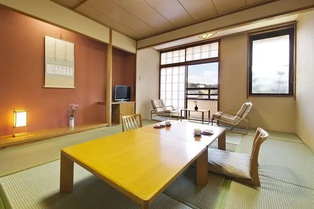 Traditional Oda, Sigara İçilmez, Nehir Manzaralı (Superior Japanese Style Room)