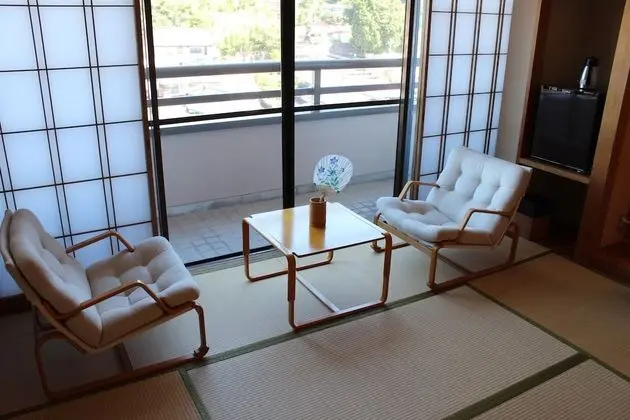 Traditional Oda, Sigara İçilmez, Nehir Manzaralı (Superior Japanese Style Room)