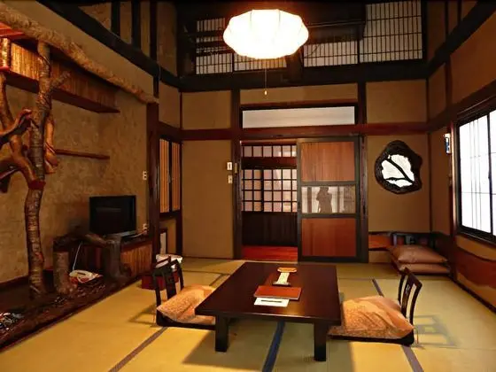 Traditional Oda, Ortak Banyo (Main Wing)