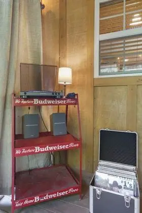 Kulübe, Birden Çok Yatak, Balkon