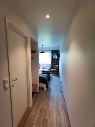 Family Oda (2, 2 twin rooms next to each other)