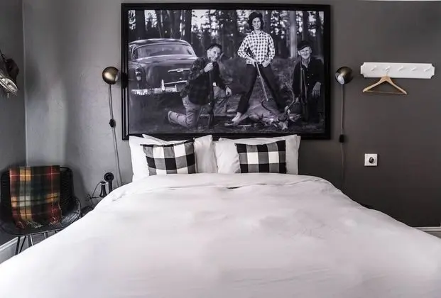 Oda, 1 Büyük (Queen) Boy Yatak