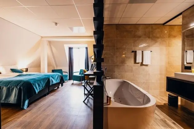 Deluxe Tek Büyük Yataklı Oda