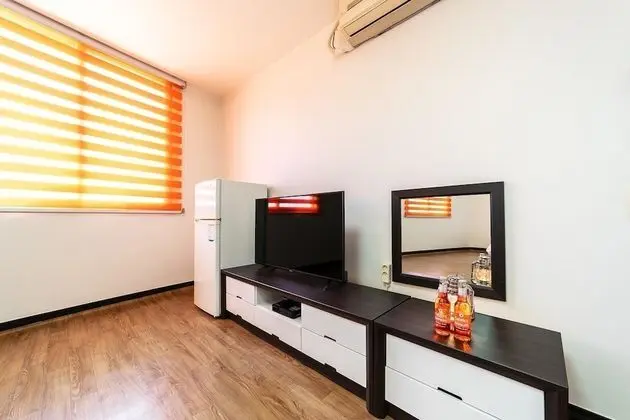 Family Oda, Nehir Manzaralı